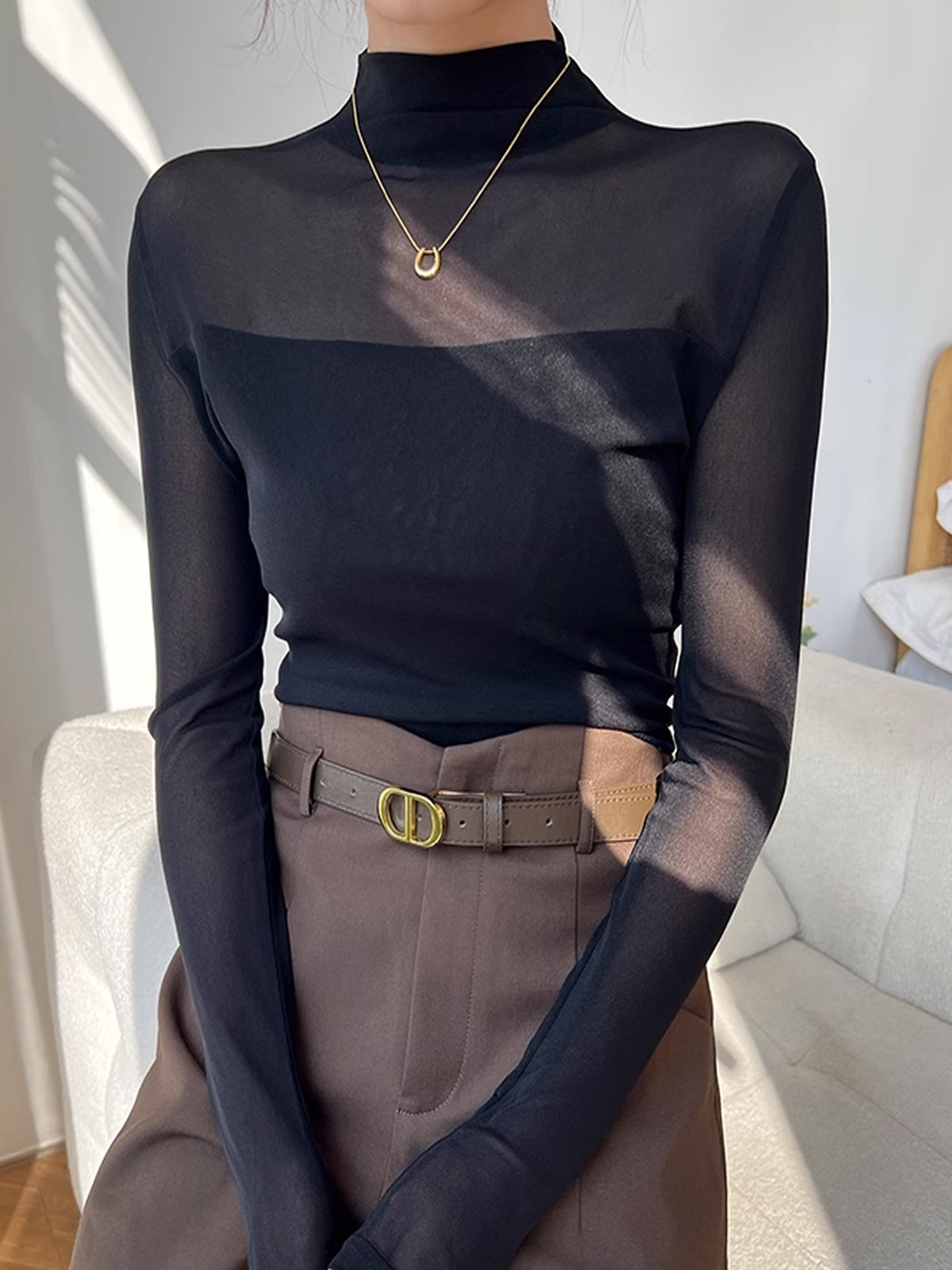 Clara | Verführerische Bluse mit transparentem Mesh-Panel