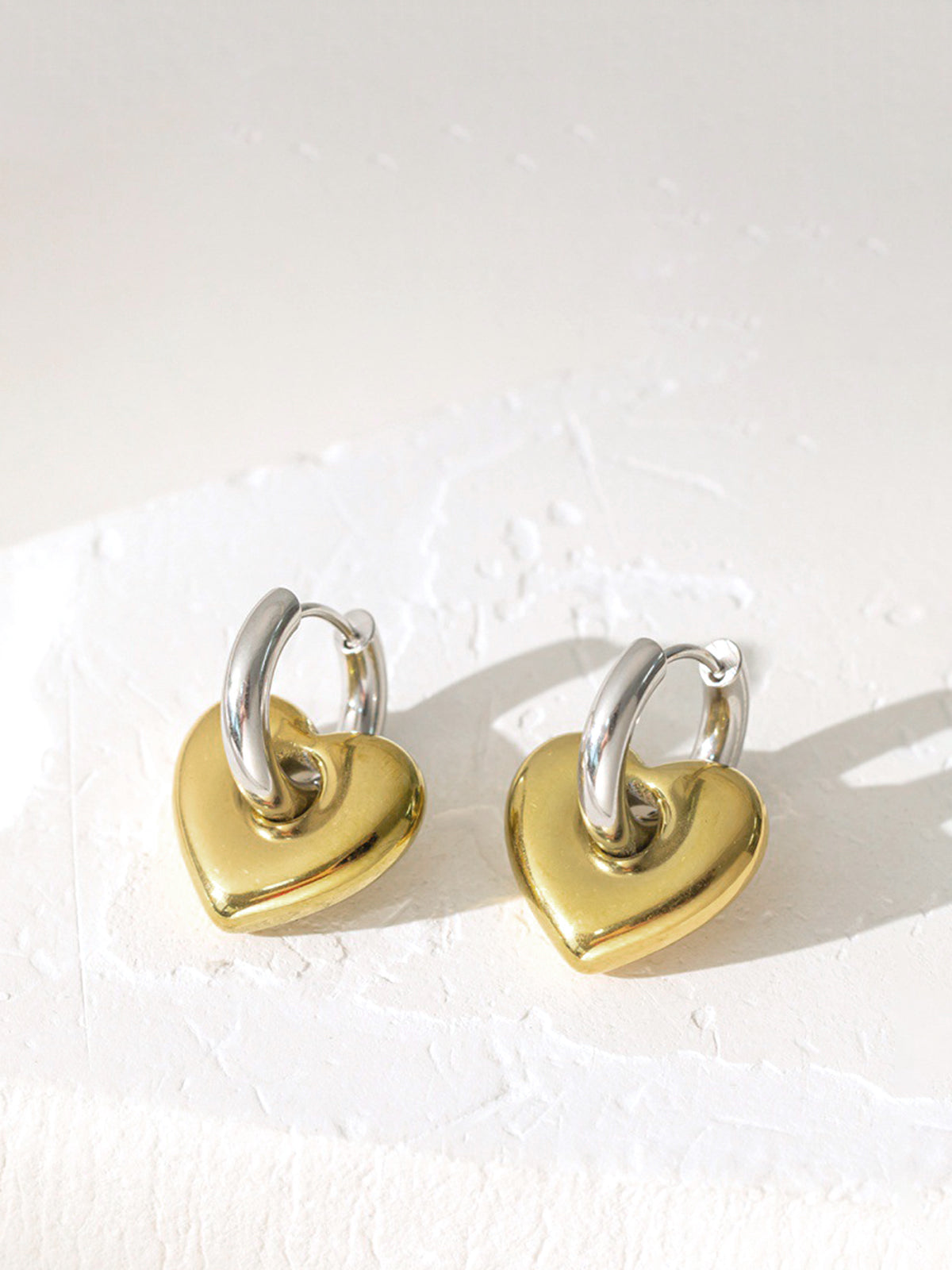 Clara | Elegante Herz-Hängeohrringe