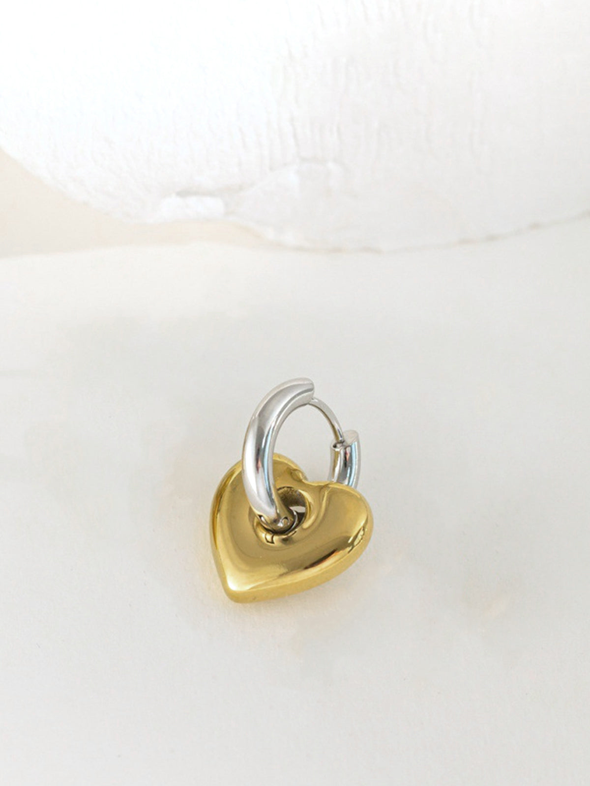 Clara | Elegante Herz-Hängeohrringe