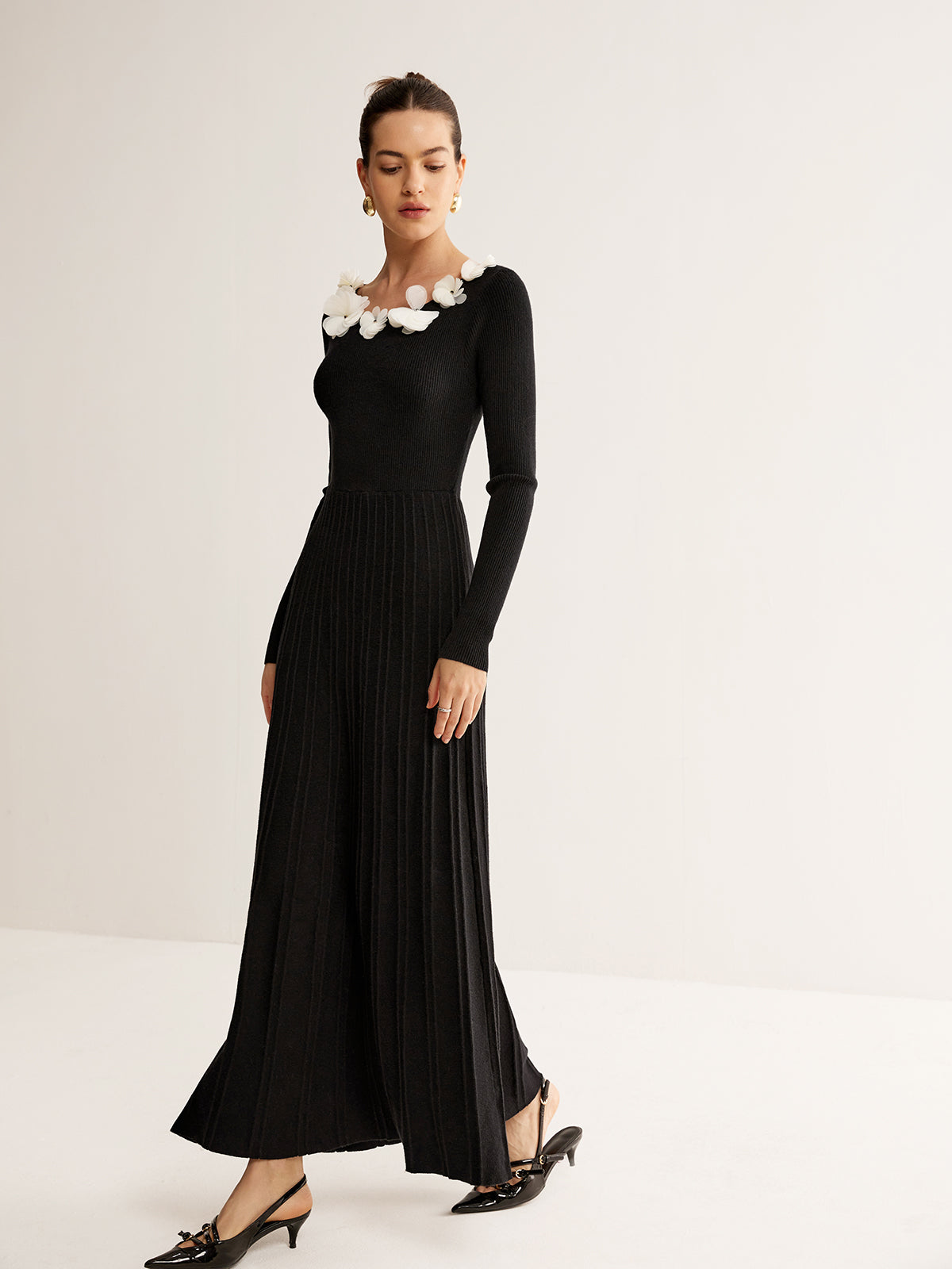Clara | Elegantes Strickkleid mit floralem Dekor