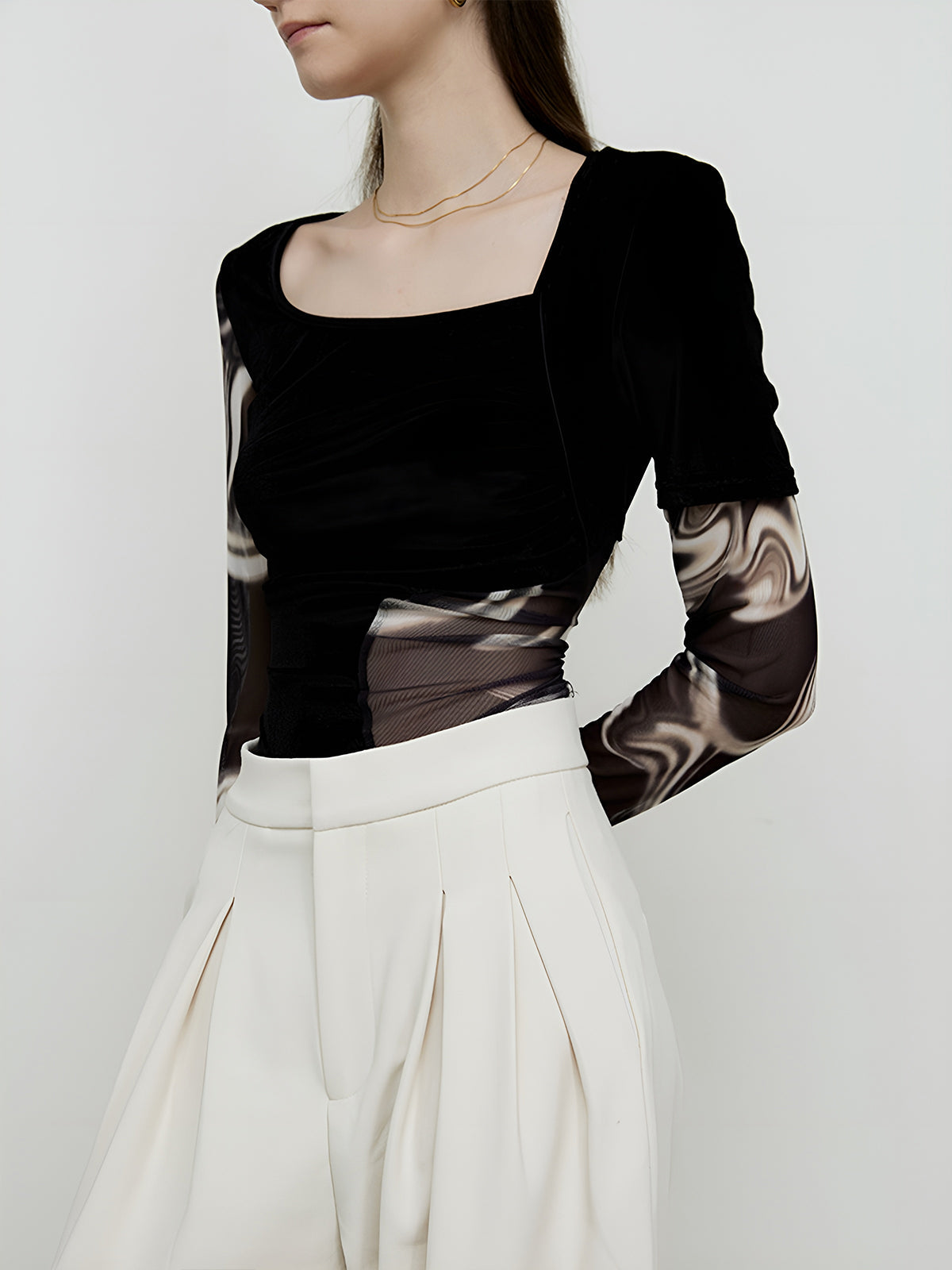 Sophie | Geometrisches Mesh-Jersey-Top