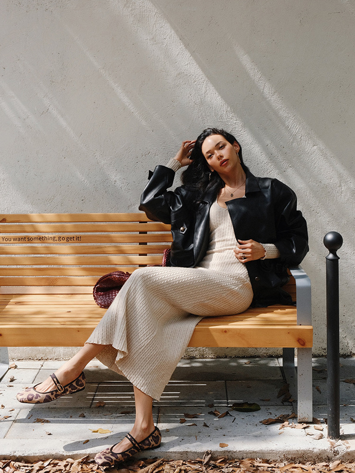 Clara | Verführerisches V-Ausschnitt Twist Kleid