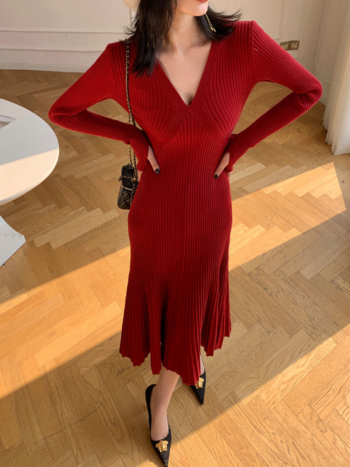 Clara | Elegantes V-Ausschnitt-Plisseekleid