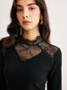 Sarah | Elegantes Stricktop mit Spitzenakzenten