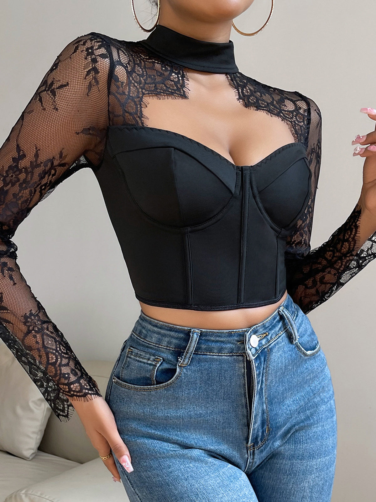 Alessia | Korsagenbluse mit Cutout-Spitzenpaneelen