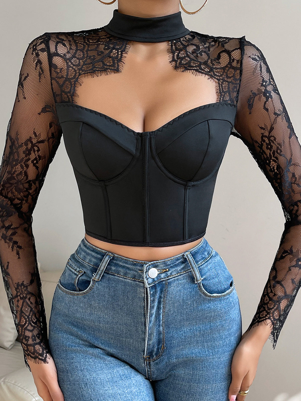 Alessia | Korsagenbluse mit Cutout-Spitzenpaneelen