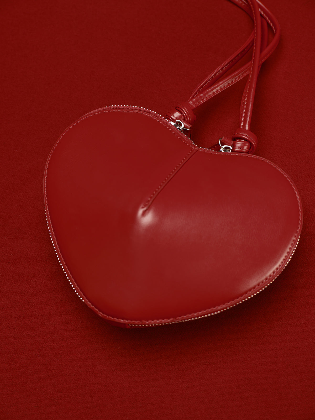 Romantische Eleganz | Schultertasche in Herzform
