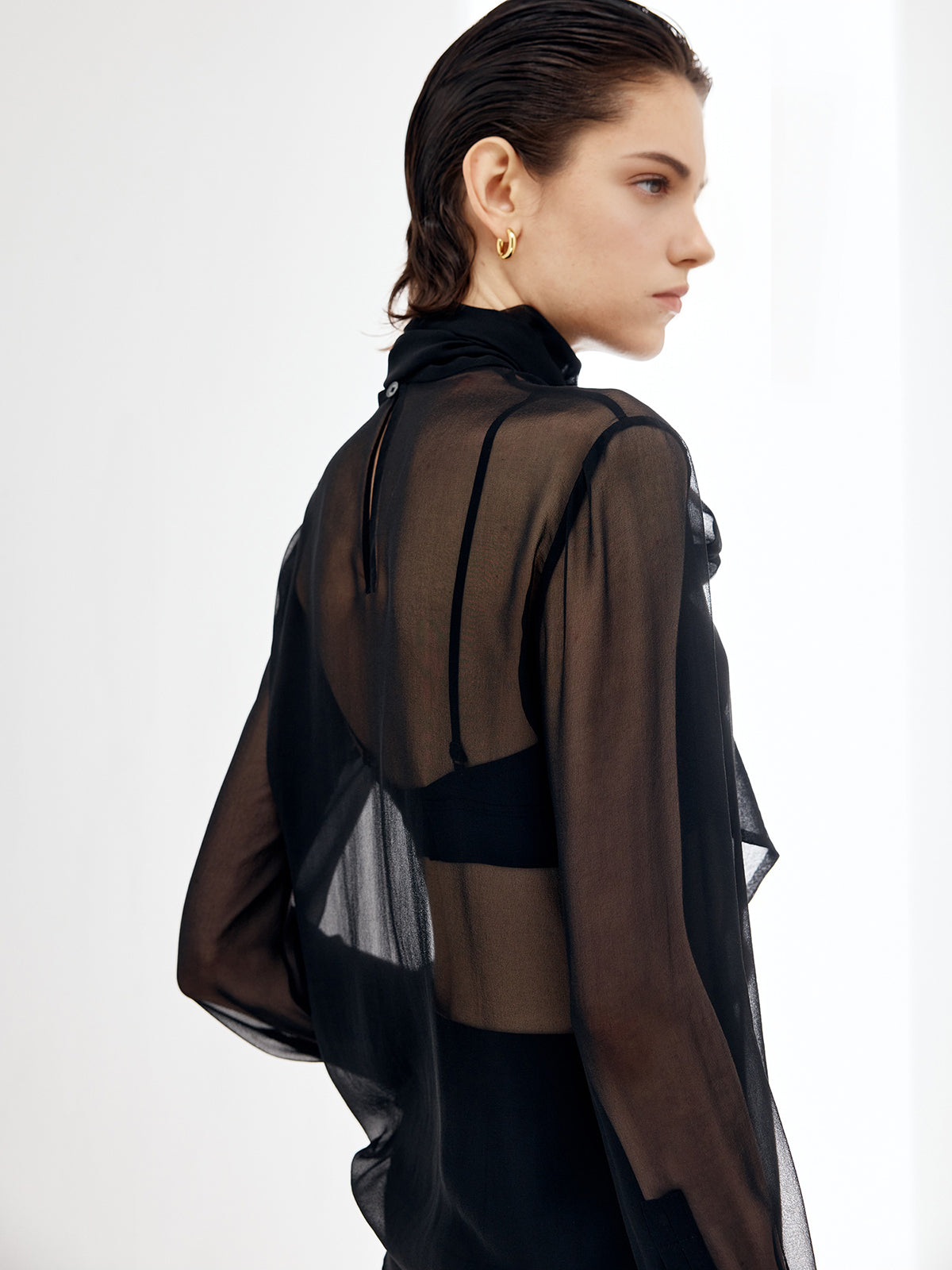 Clara | Transparente Chiffon-Bluse mit Schleife