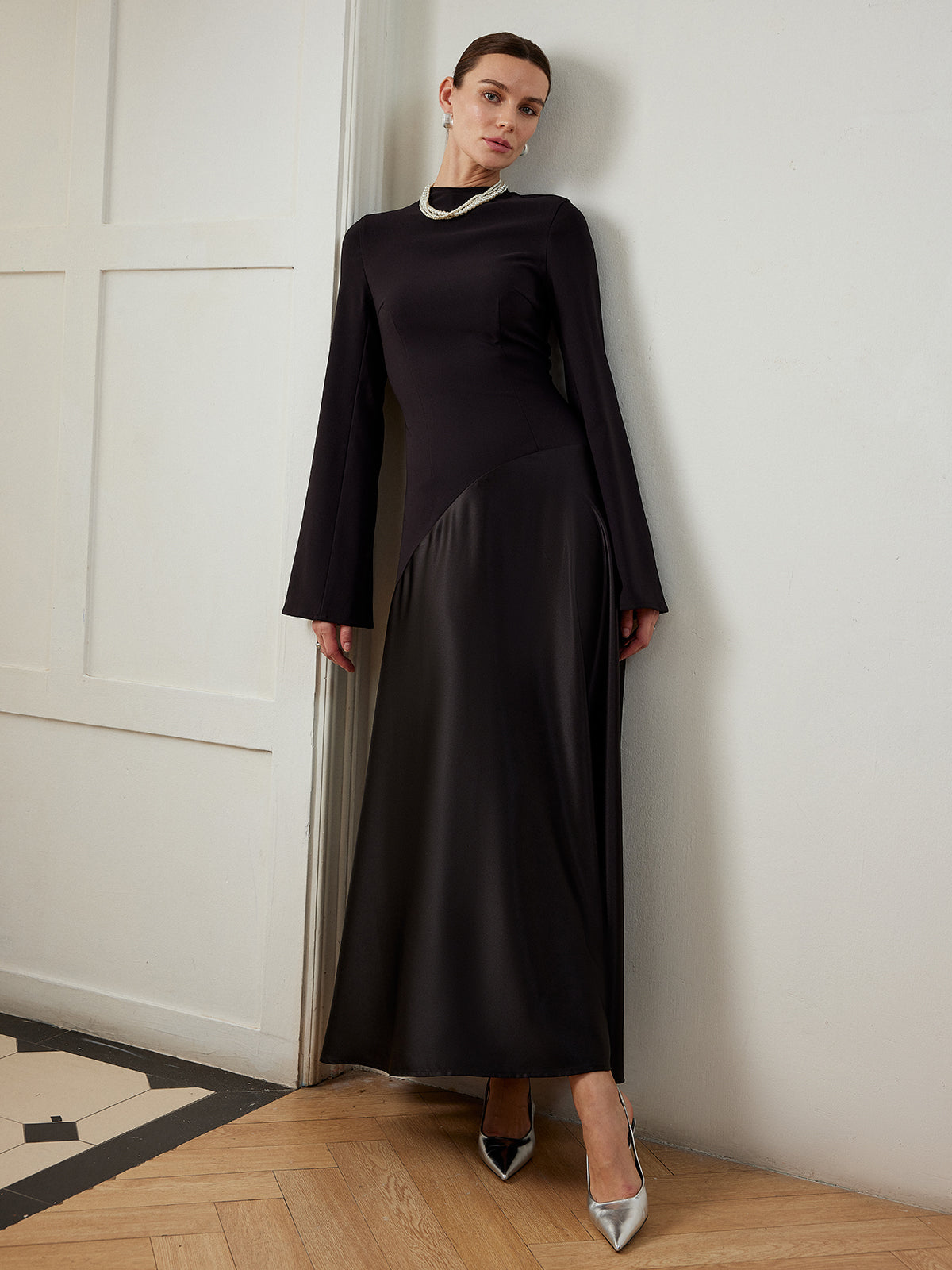 Clara | Asymmetrisches Maxikleid mit Mock Neck