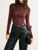 Max | Elegantes Mock Neck Top mit Piping