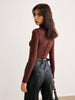 Max | Elegantes Mock Neck Top mit Piping