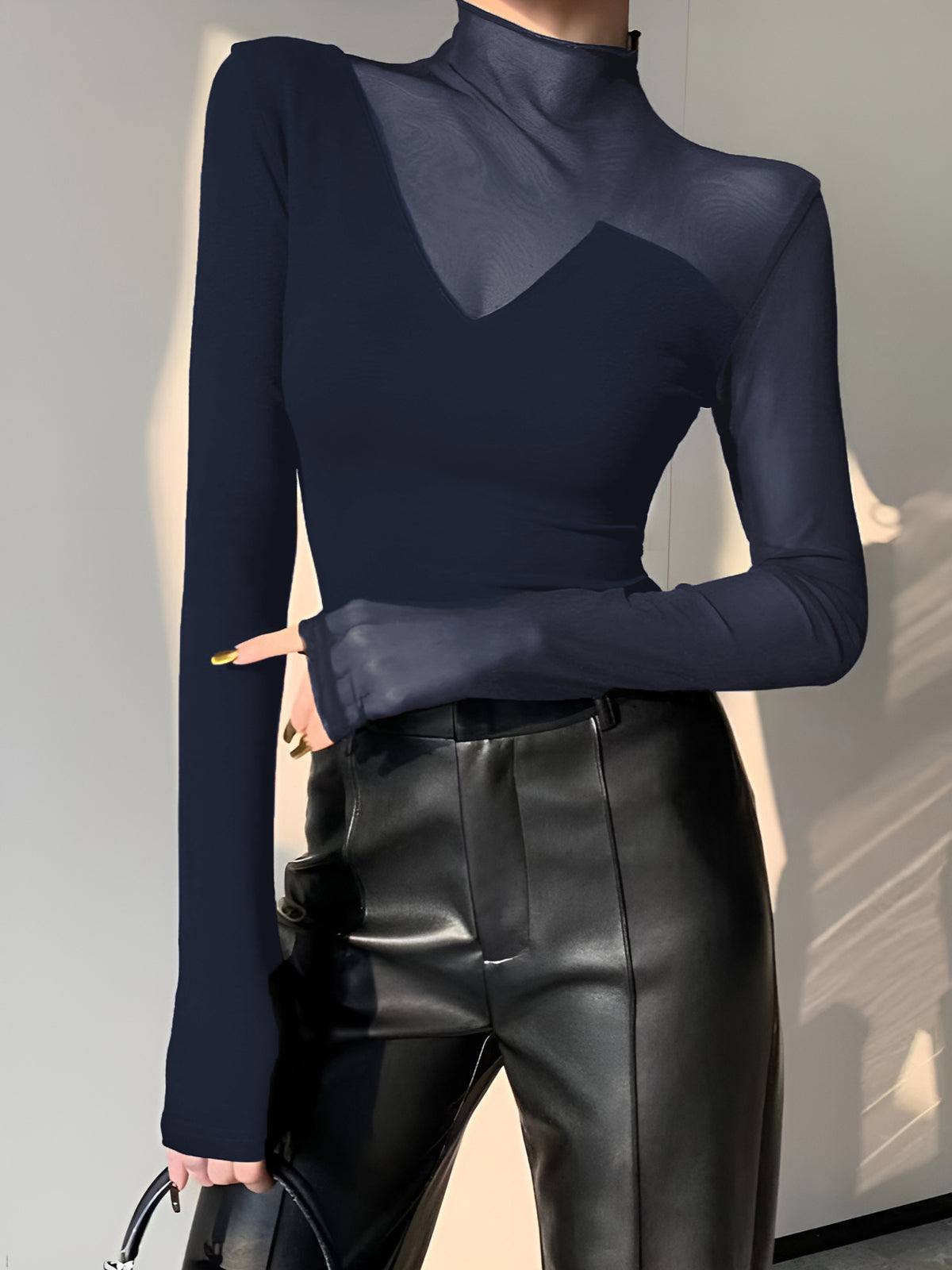 Jonas | Elegantes T-Shirt mit asymmetrischem Netzeinsatz