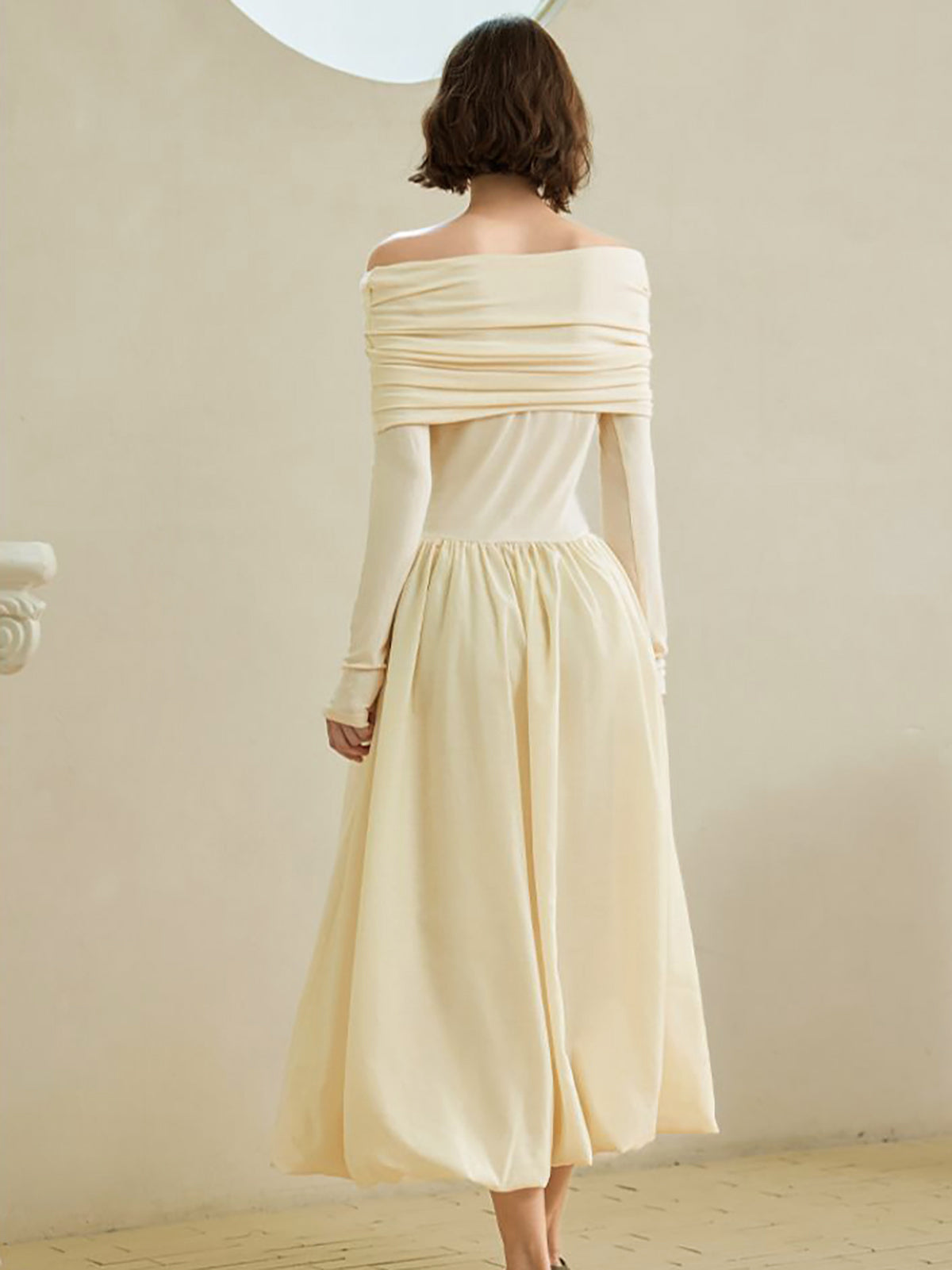 Annika | Off-Shoulder Faltenrock-Strickkleid