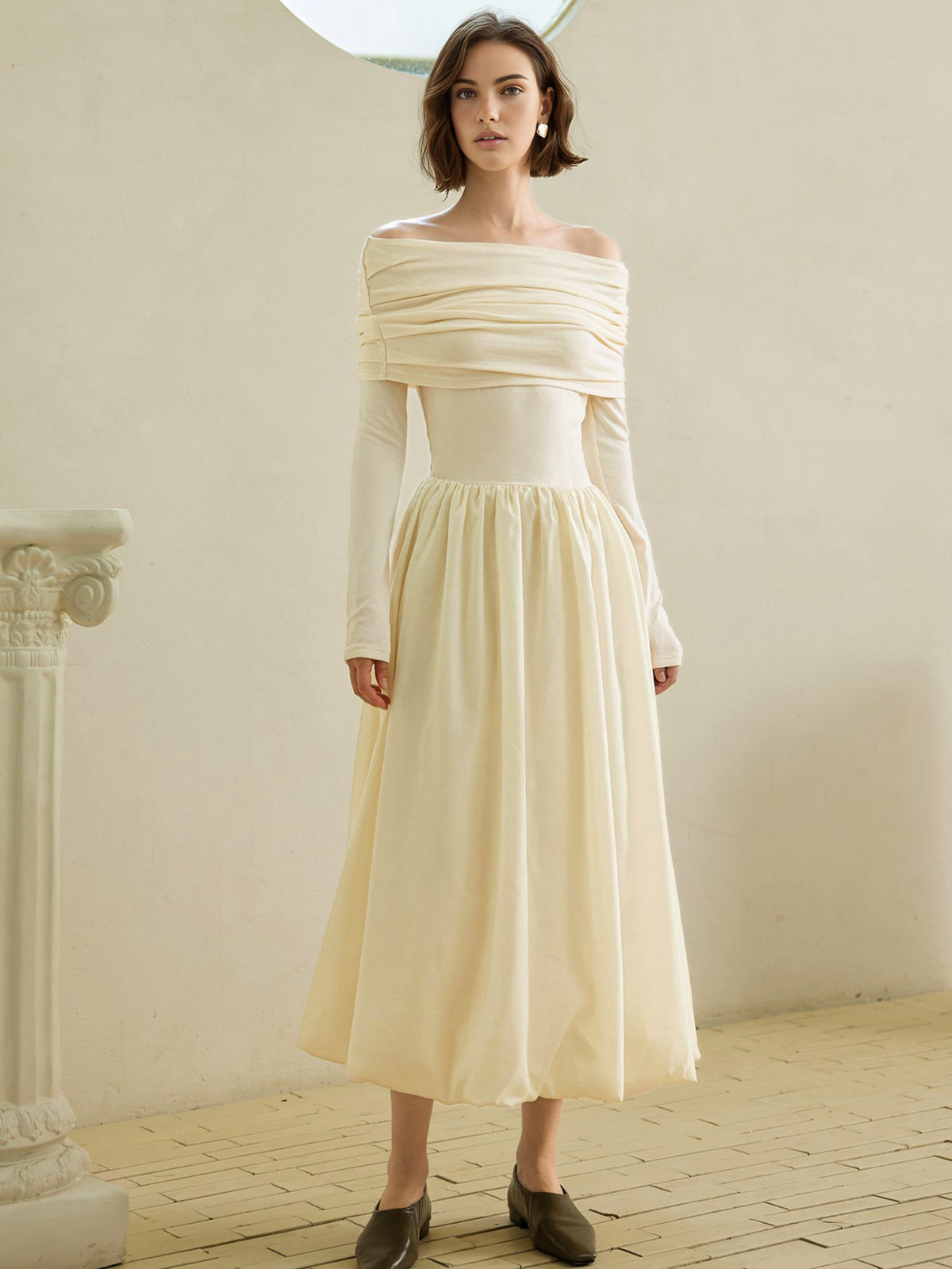 Annika | Off-Shoulder Faltenrock-Strickkleid