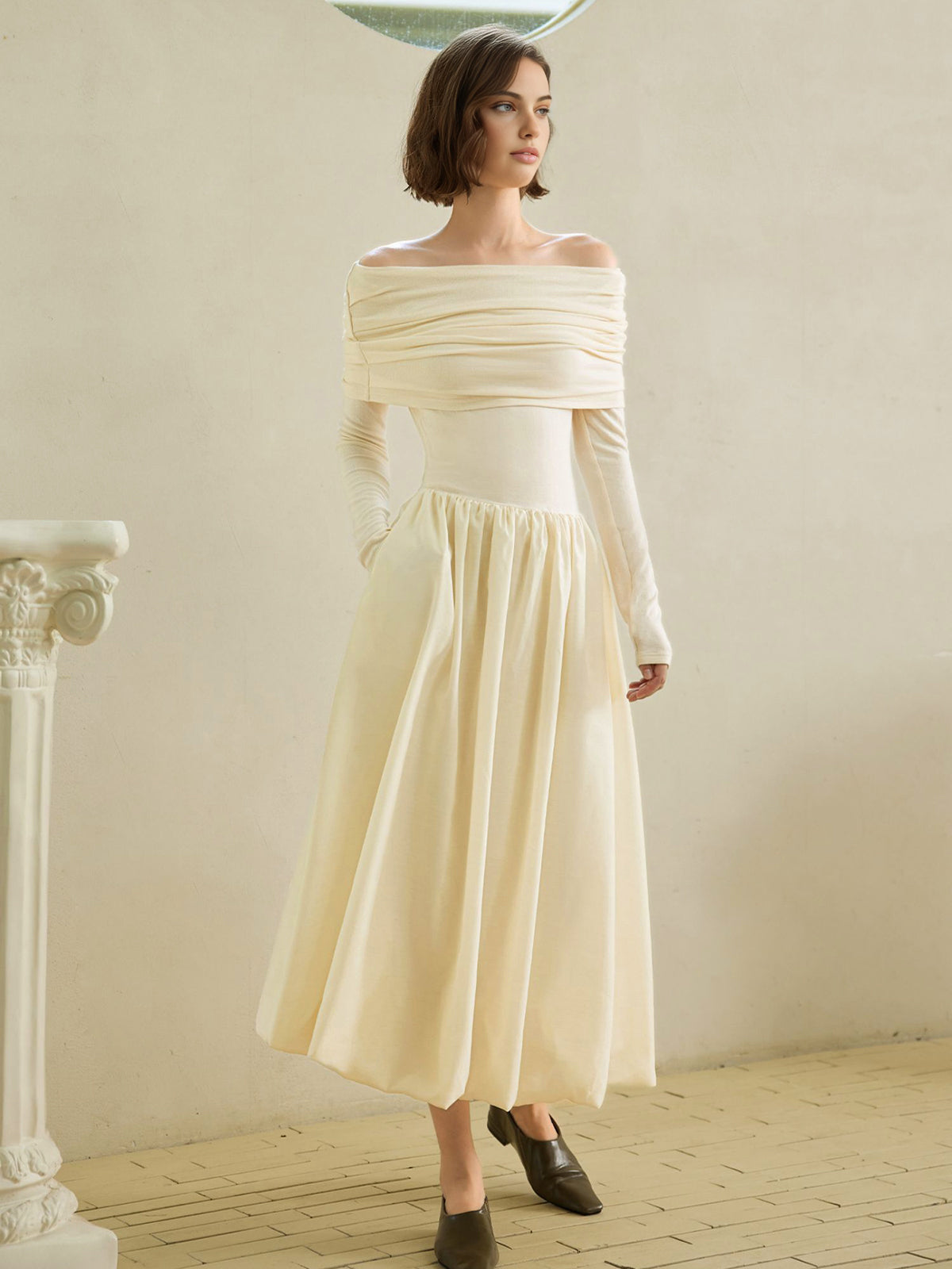 Annika | Off-Shoulder Faltenrock-Strickkleid