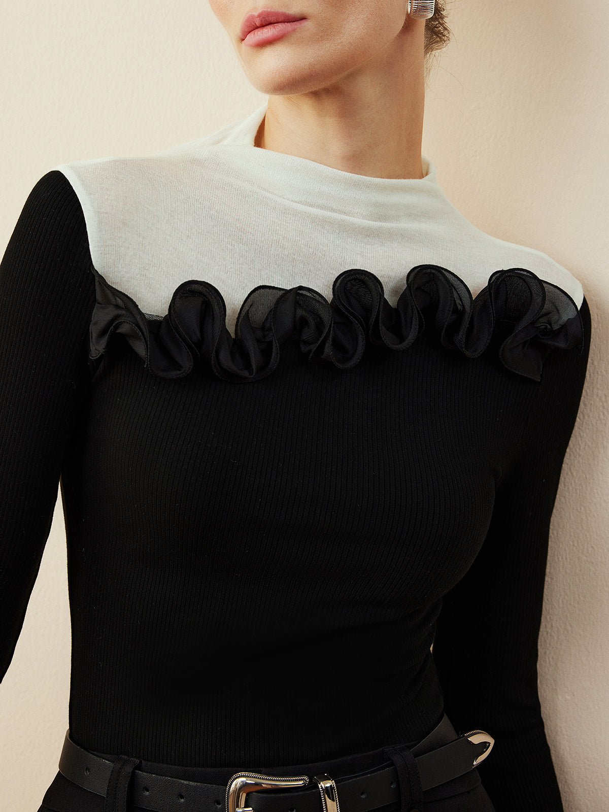 Sophie | Romantische Rüschenbluse mit Stehkragen