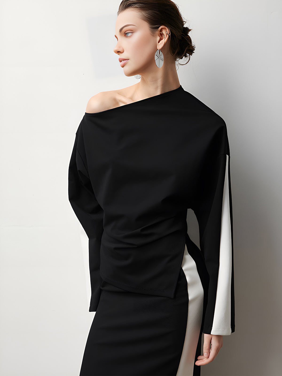 Clara | Asymmetrische Jersey-Bluse mit Farbblock