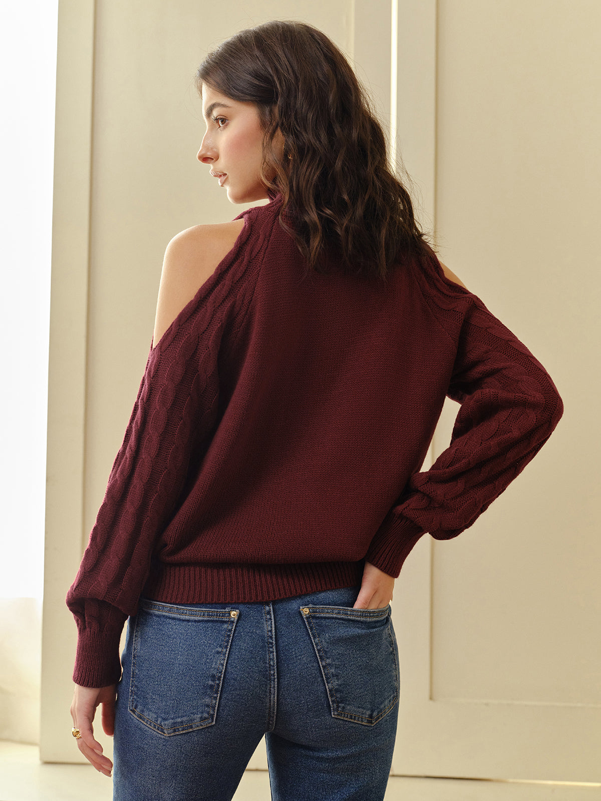 Anna | Eleganter Pullover mit schulterfreien Akzenten