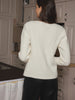 Nora | Elegantes Stricktop mit Rundhalsausschnitt und Knopfdetails