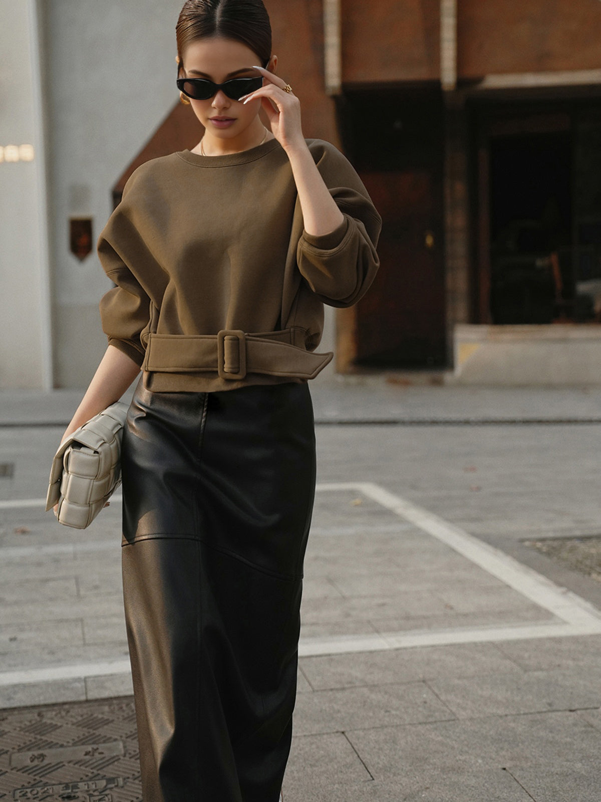 Anna | Kurzes Sweatshirt mit Gürtel