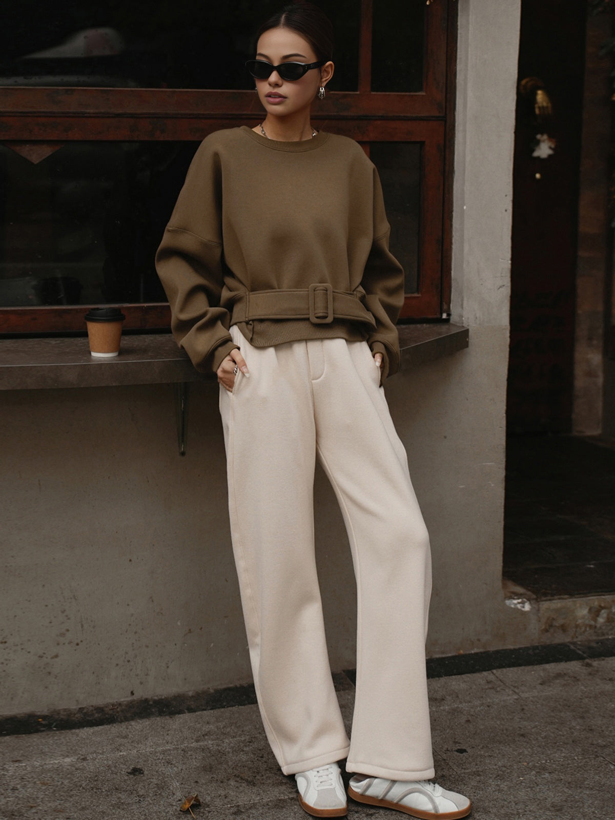 Anna | Kurzes Sweatshirt mit Gürtel