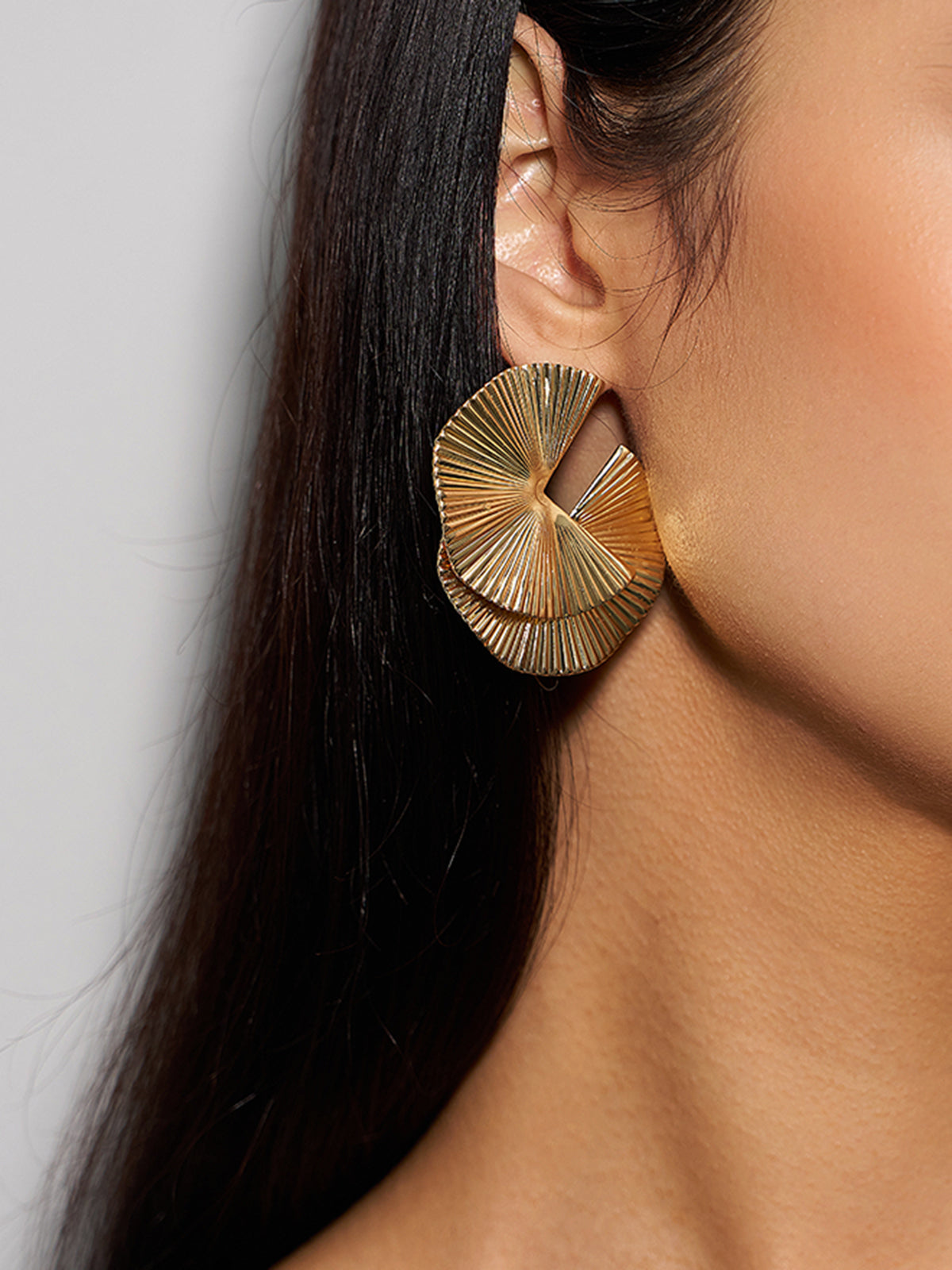 Lena | Funkelnde Ripple Hoop Ohrstecker