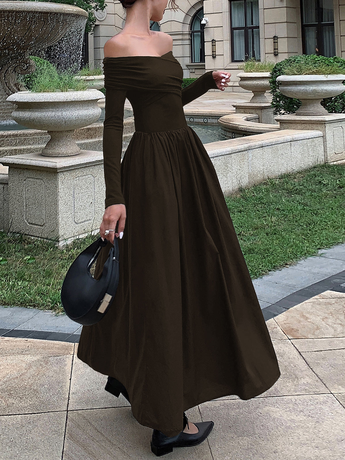 Charlotte | Stilvolles schulterfreies Maxikleid mit gekreuzten Schultern