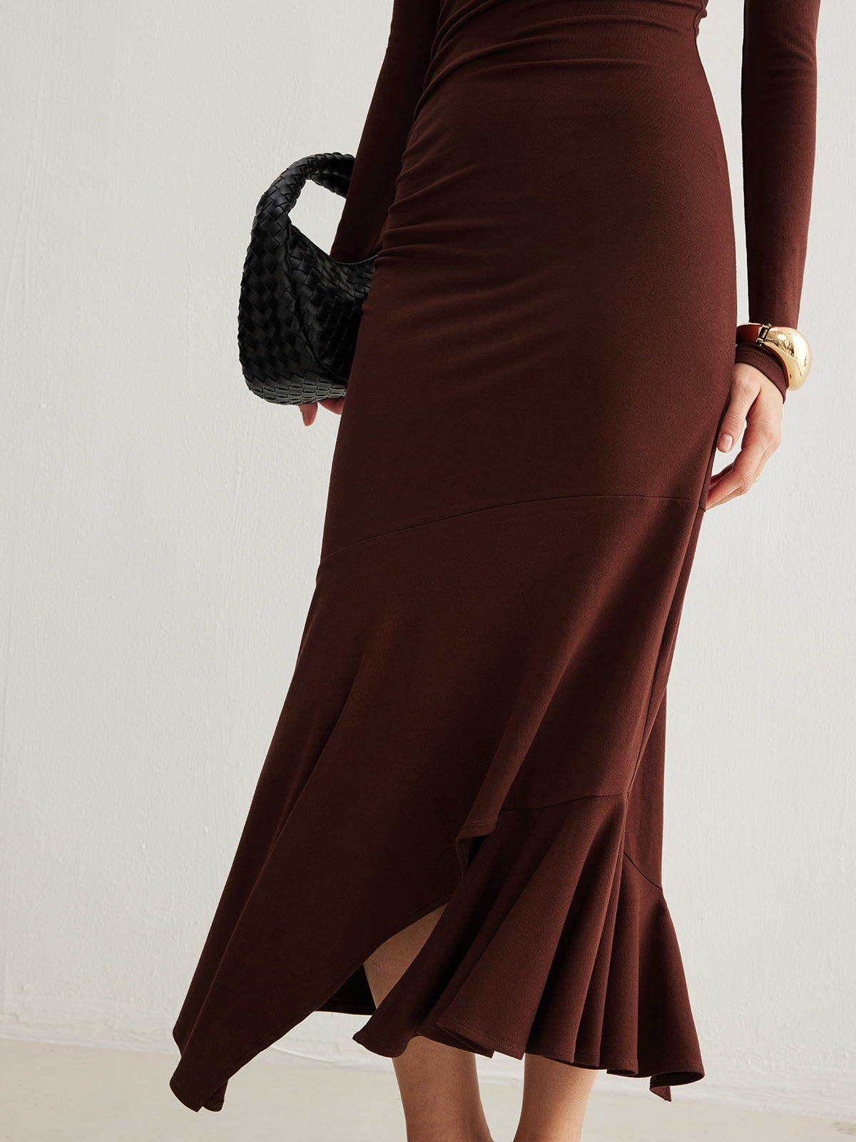 Clara | Asymmetrisches Maxikleid mit hohem Kragen