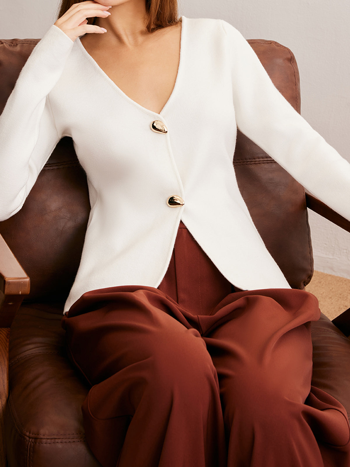 Clara | Eleganter V-Ausschnitt Cardigan mit Waterdrop-Buttons