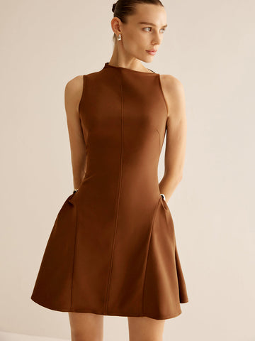 Alena | Asymmetrisches Kleid mit gerafftem Kragen