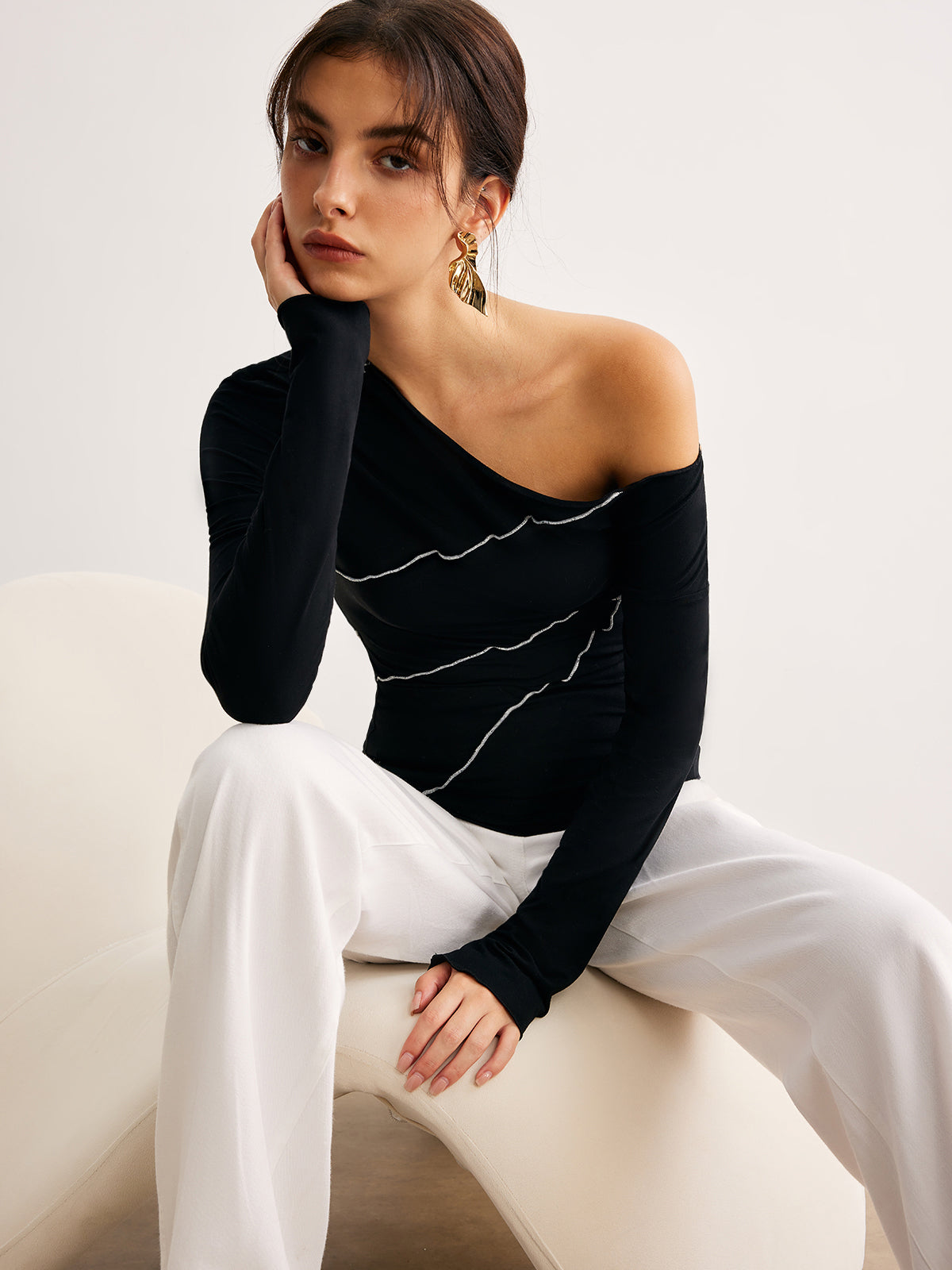 Lisa | Asymmetrische Bluse mit Kontrastpiping