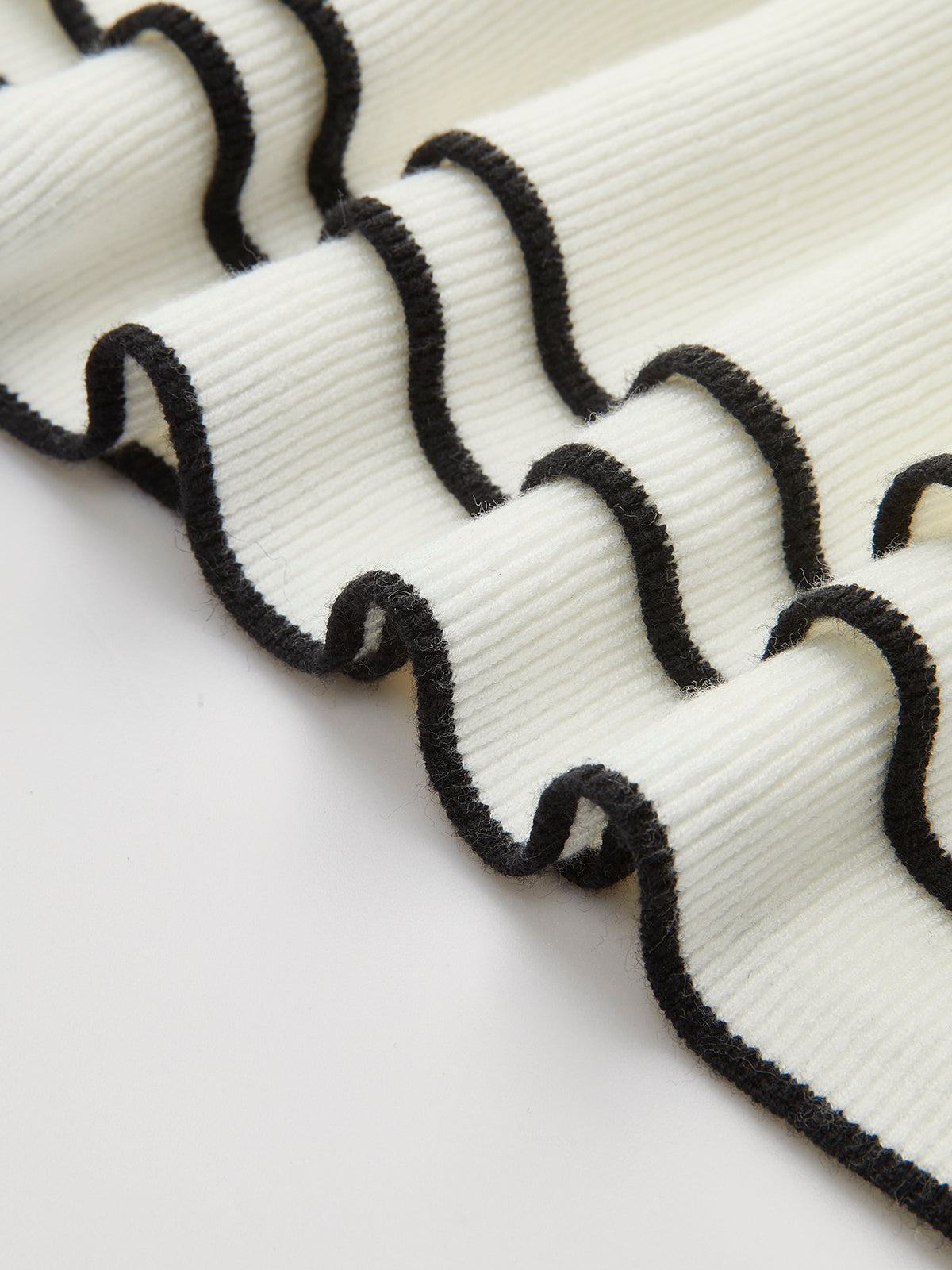 Clara | Rüschendetails Kleid im Color-Block-Design