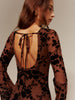 Laura | Rückenfreies Kleid mit Flockprint und Bindeband
