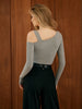 Clara | Asymmetrisch geknotetes Skinny-Top mit Ausschnitt