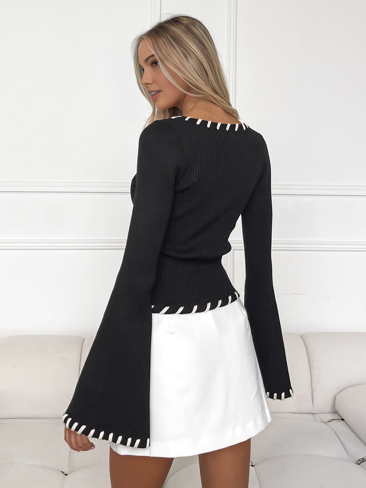 Clara | Elegantes Strickoberteil mit Glockenärmeln