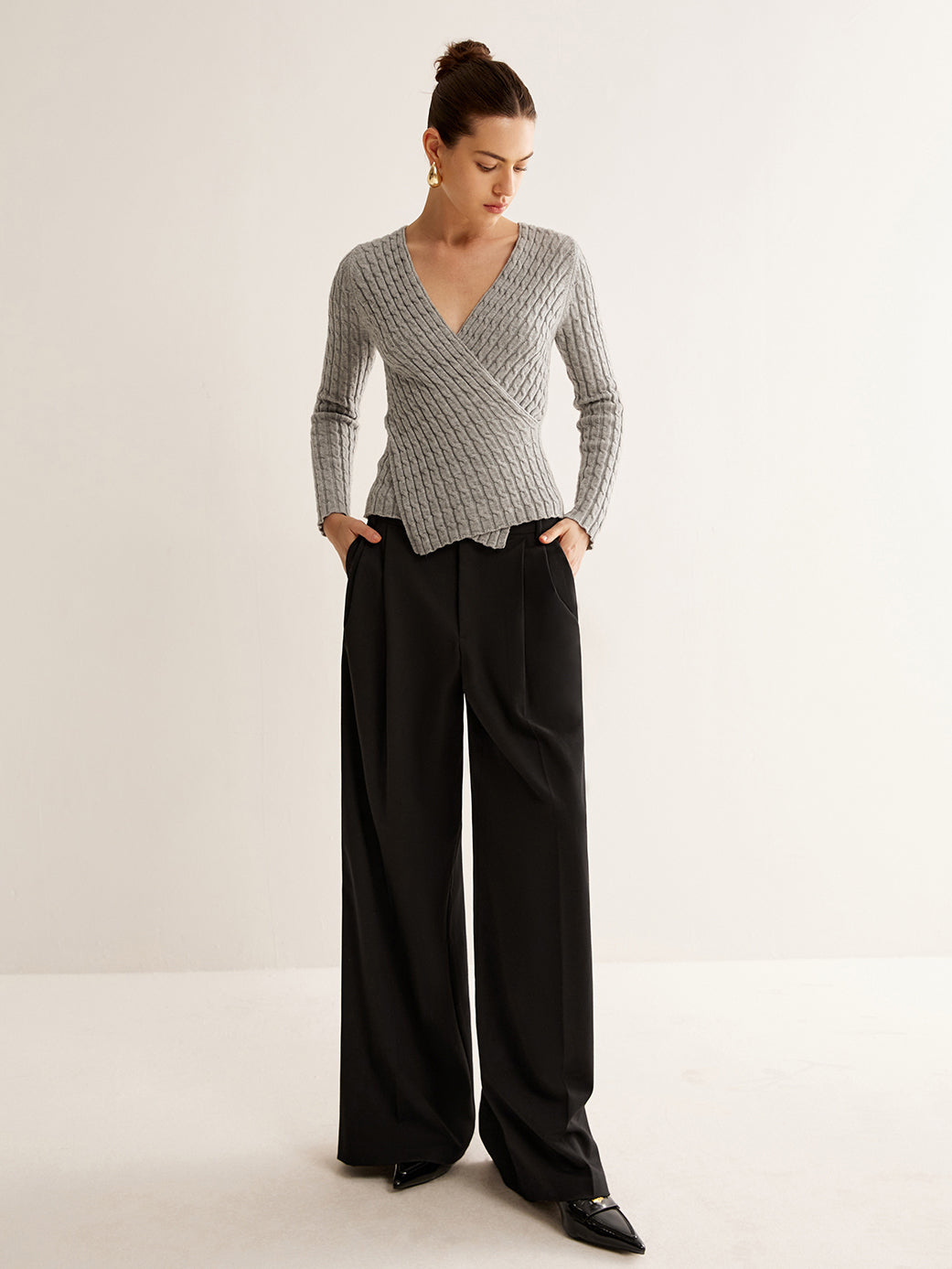 Leonora | V-Ausschnitt Criss Cross Strickoberteil