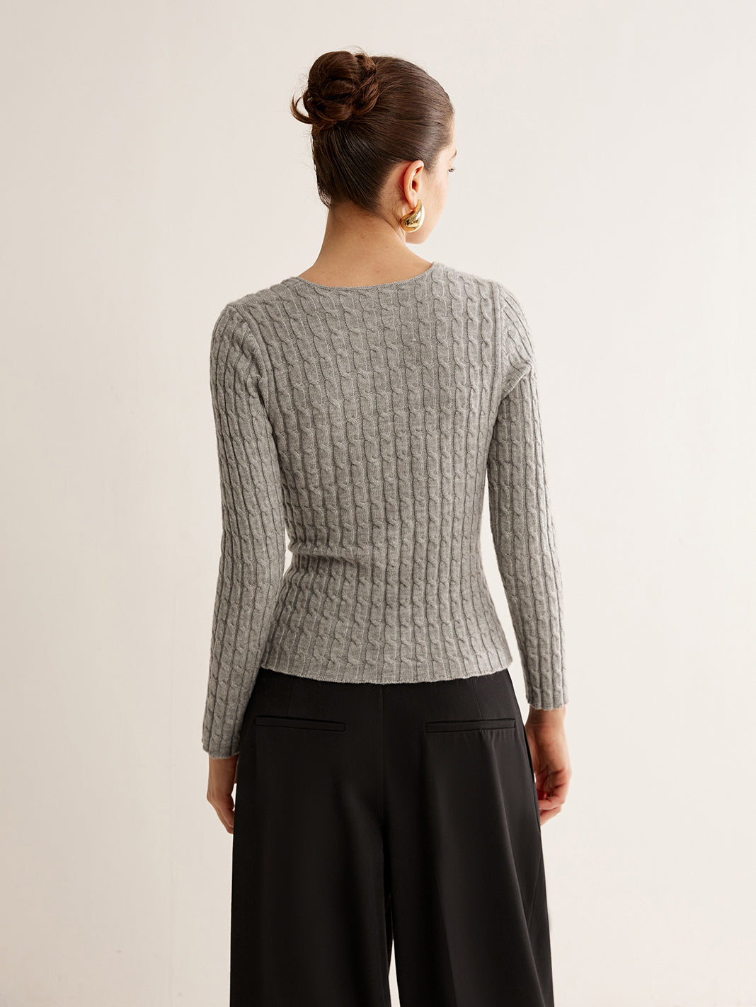 Leonora | V-Ausschnitt Criss Cross Strickoberteil