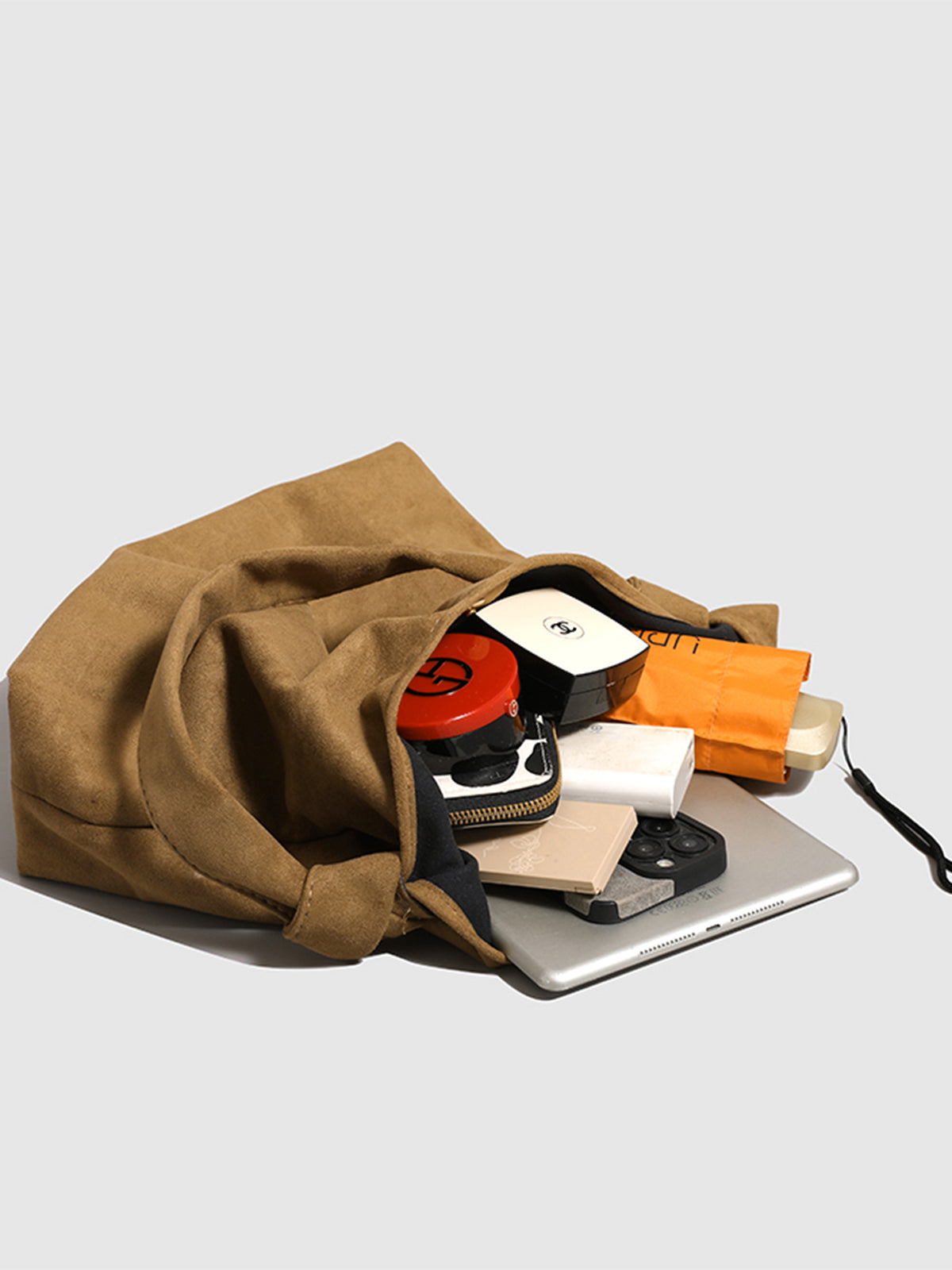 Anna | Geknotete Wildleder-Hobo-Tasche