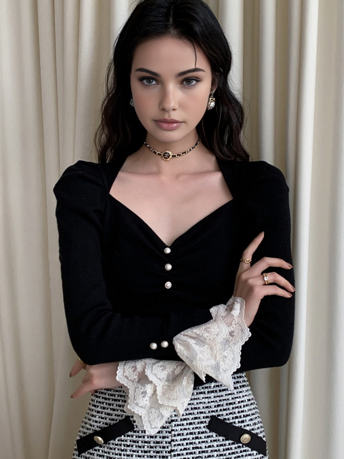 Clara | Stilvoller Pullover mit Spitzenärmeln