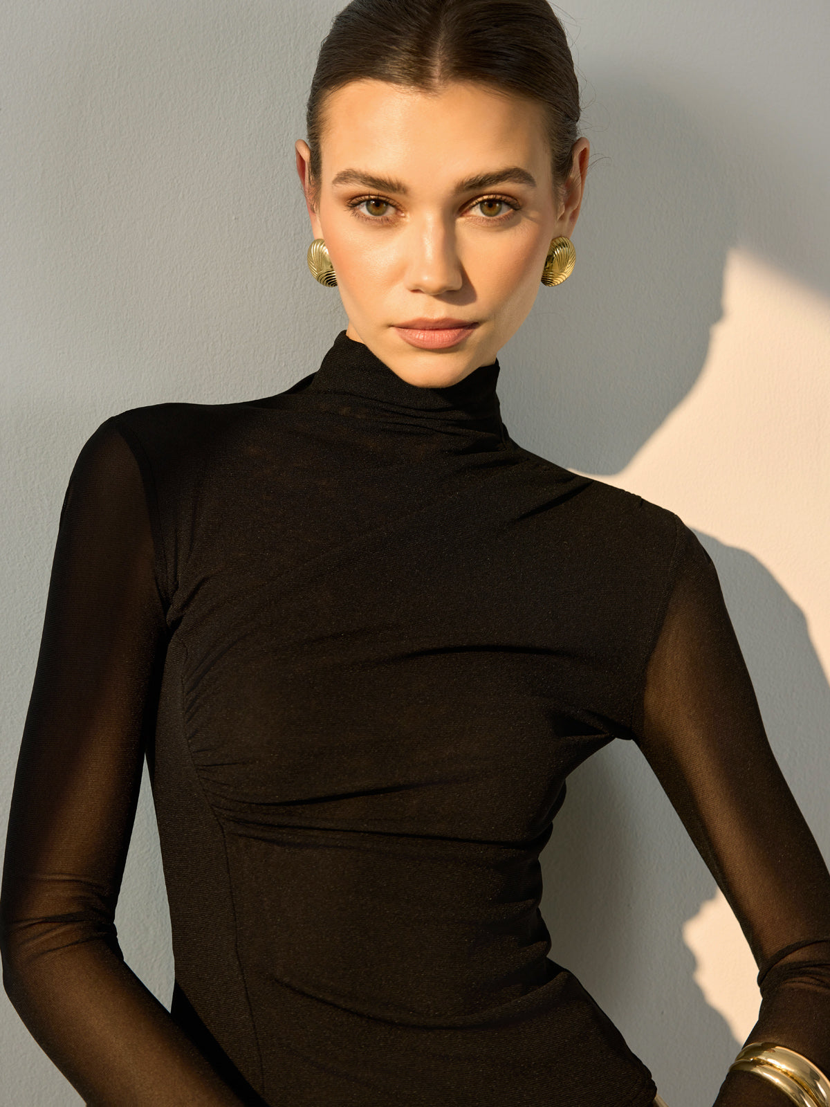 Clara | Elegantes Oberteil mit transparenten Ärmeln