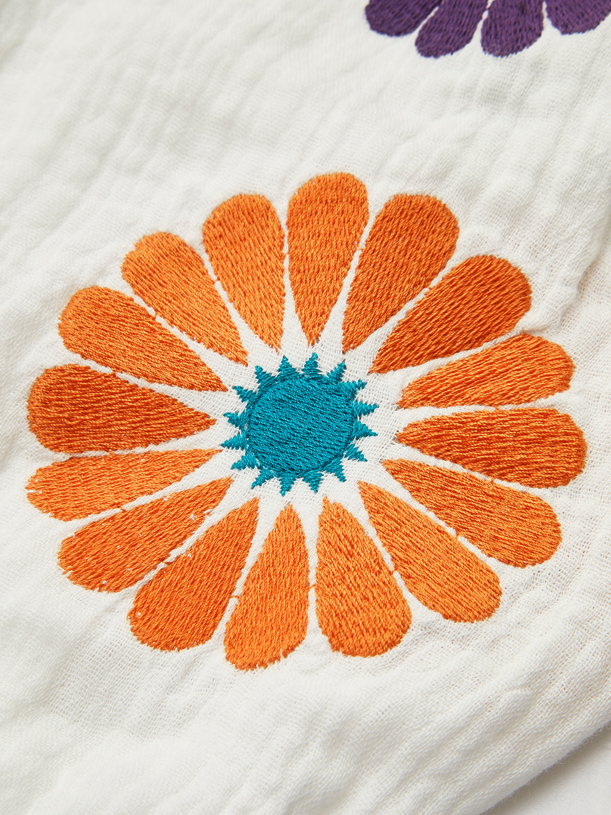 Rosa Traum | Rückenfreies Stickmuster Maxikleid