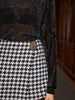 Mia | Hochtaillierte Houndstooth Shorts mit Metallknöpfen