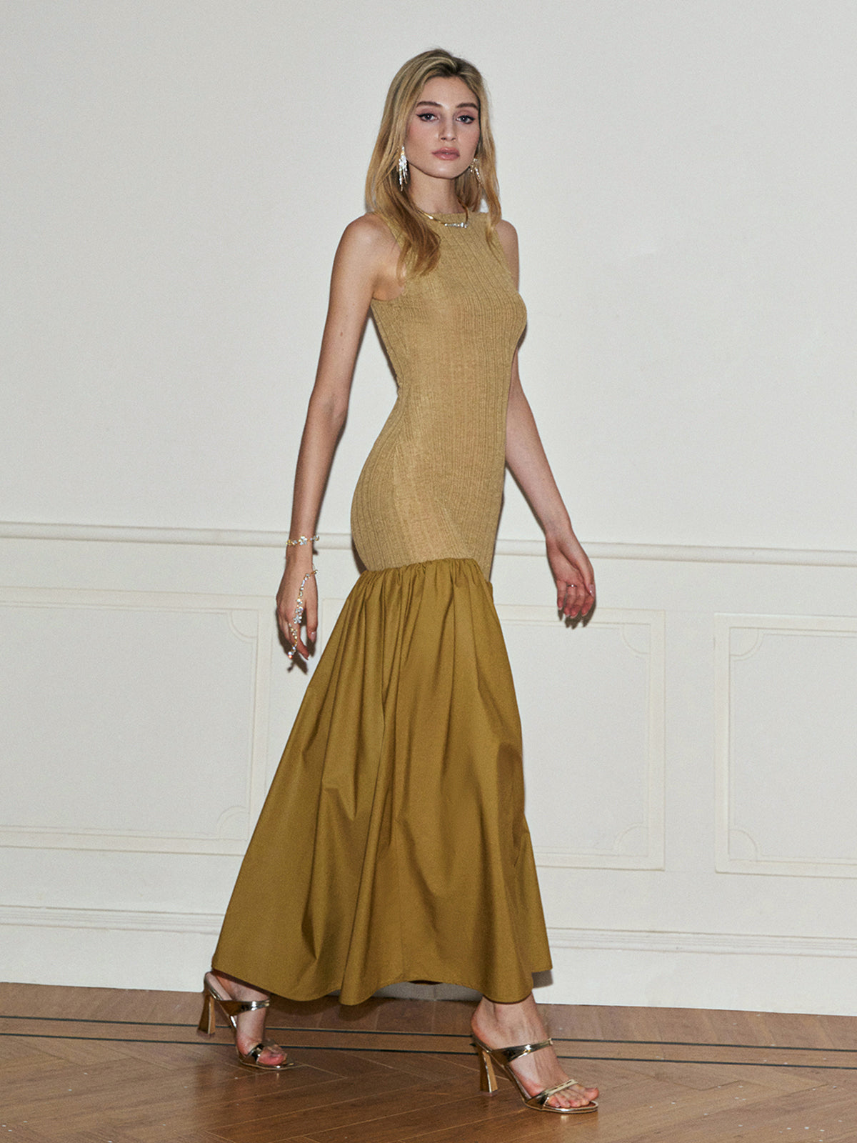 Clara | Plissiertes Maxikleid