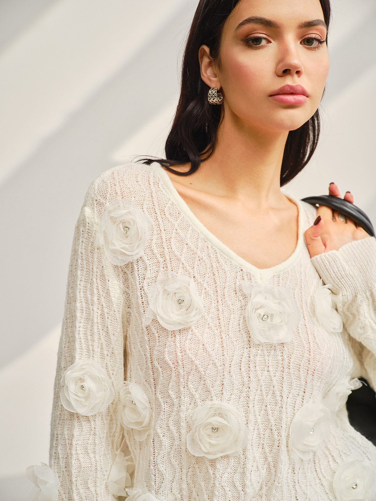 Lena | Stricktop mit 3D-Blumen-Design