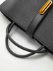 Mia | Texturierte Schultertasche mit Top-Handle