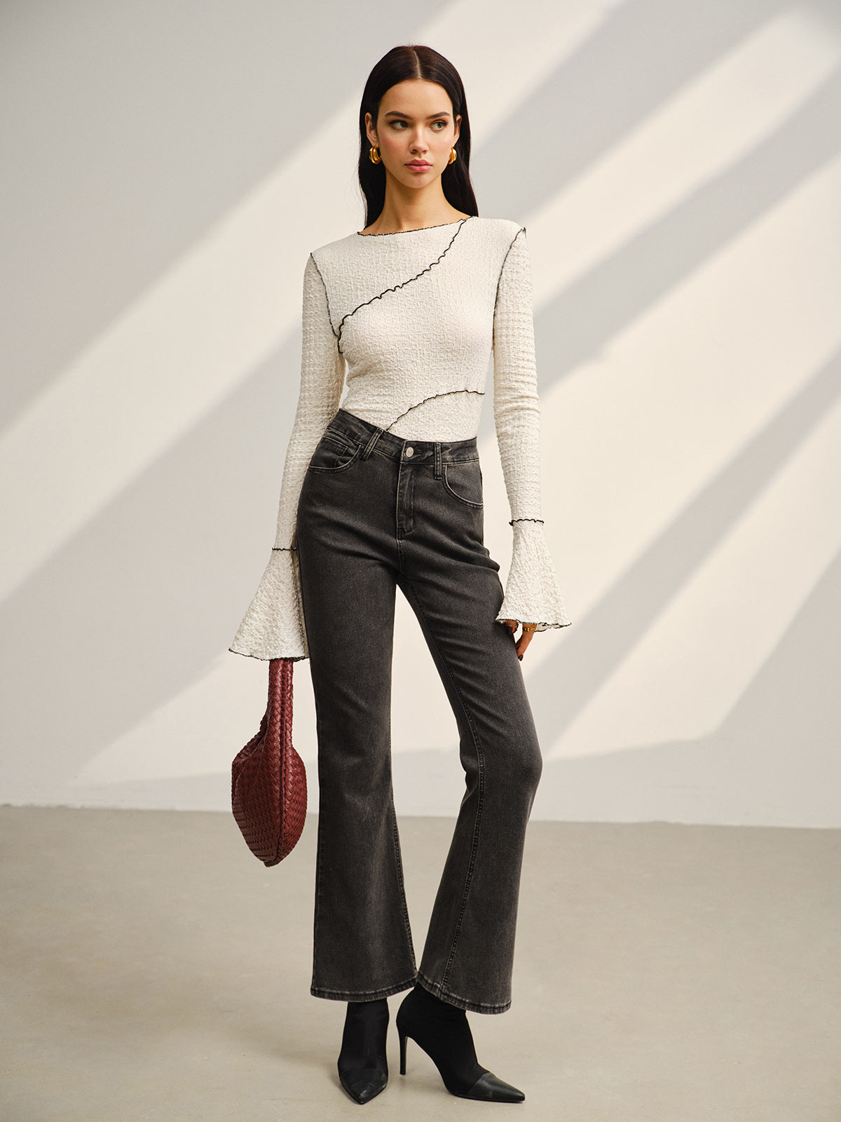 Clara | Elegantes T-Shirt mit Kontrast-Paspelierung