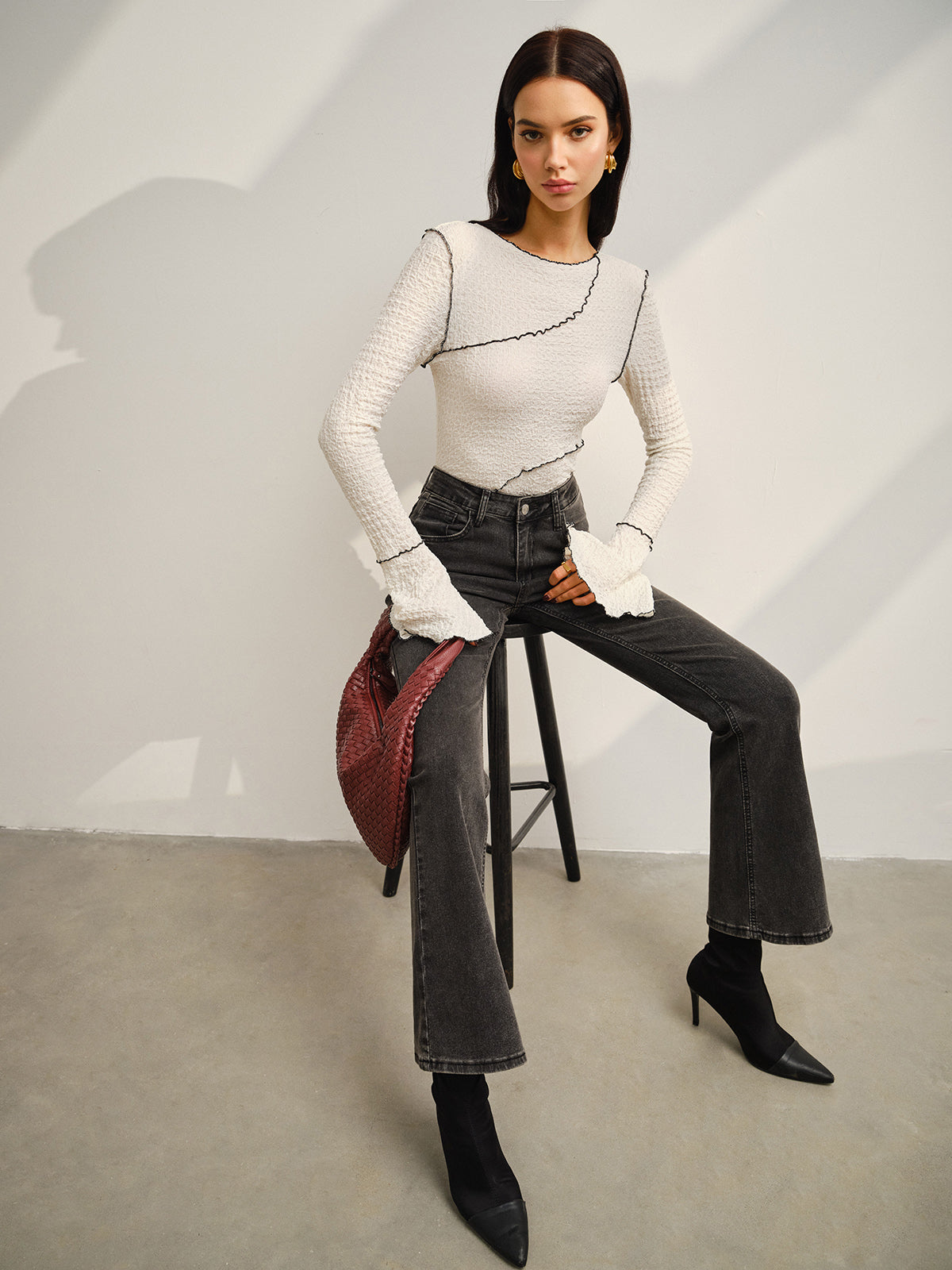 Clara | Elegantes T-Shirt mit Kontrast-Paspelierung