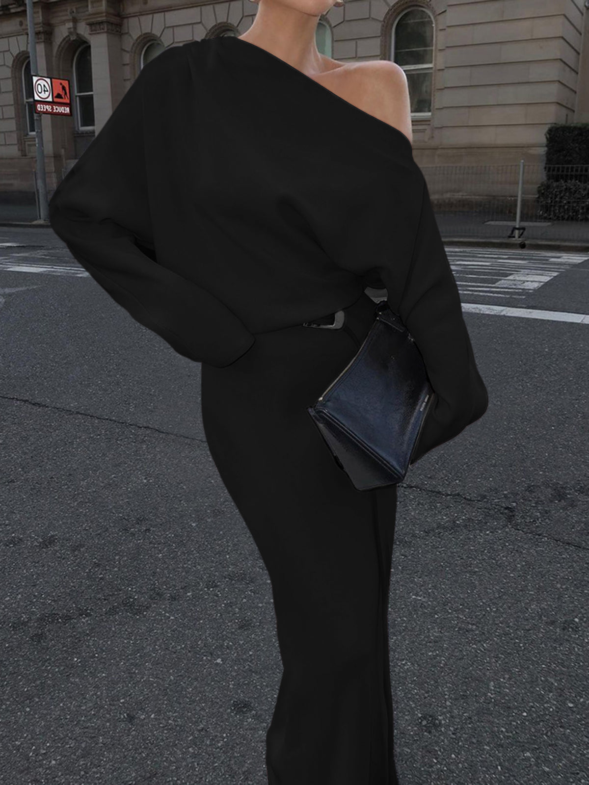 Sophie | Asymmetrisches schulterfreies Maxikleid mit langen Ärmeln