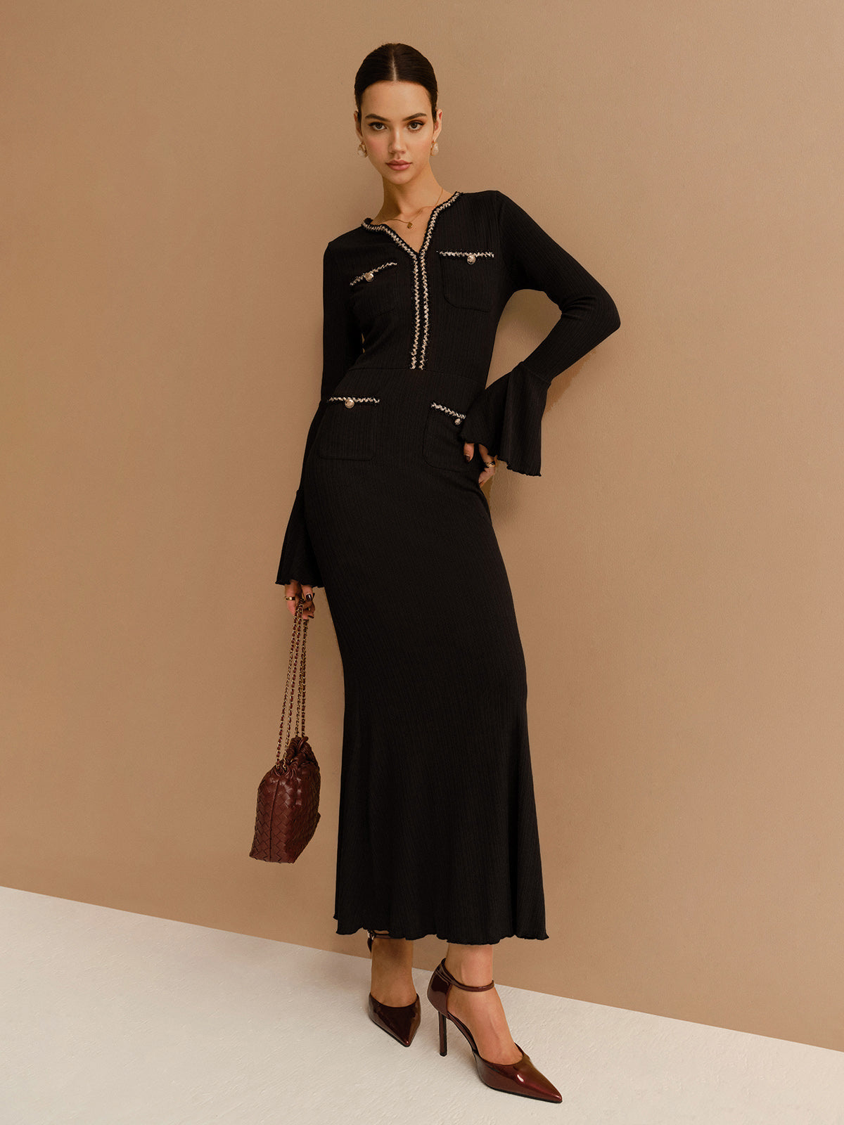 Clara | Elegantes Kleid mit Kontrastbesatz und Rüschendetails