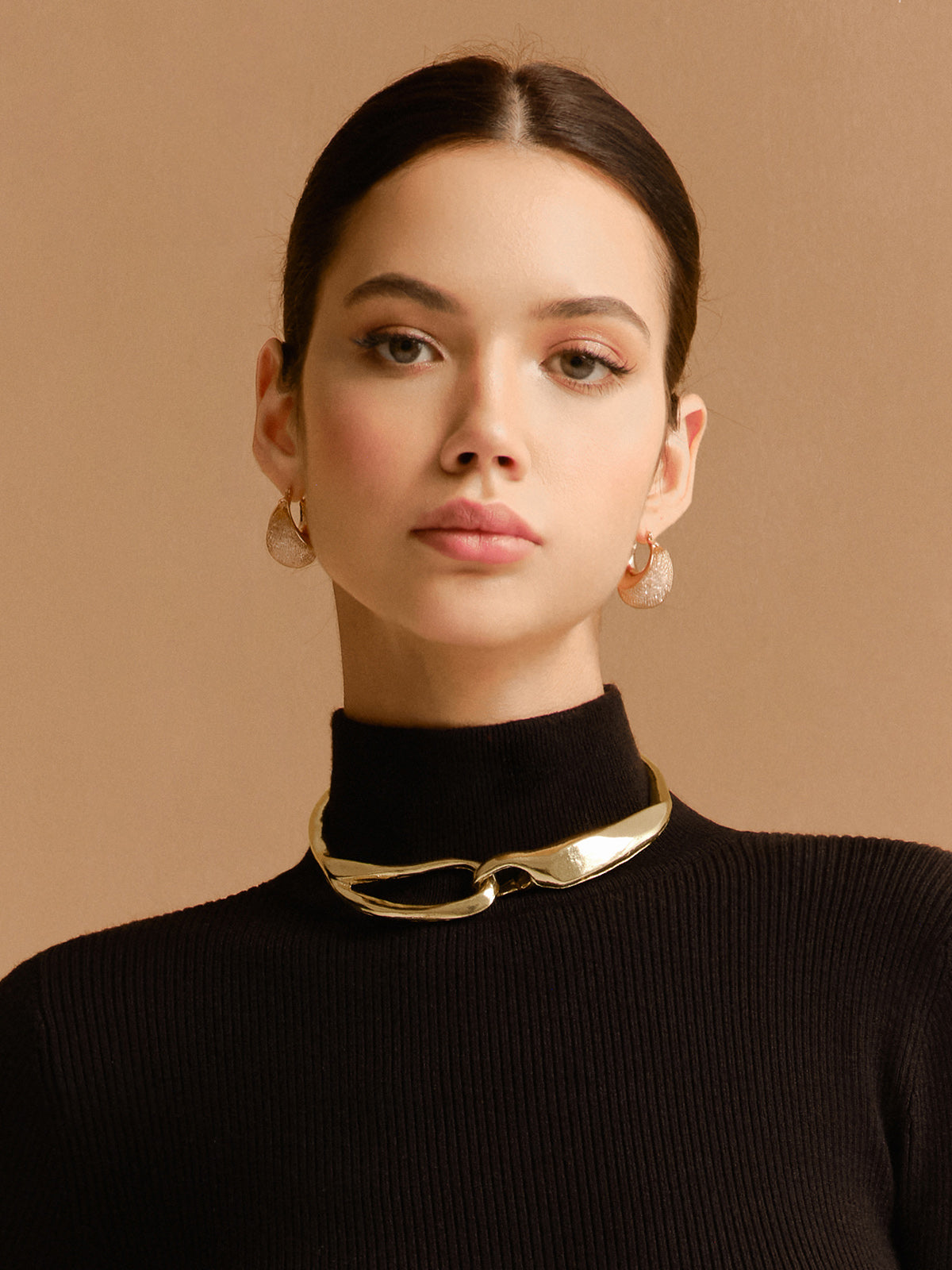 Clara | Einzigartiger Asymmetrischer Chunky Choker